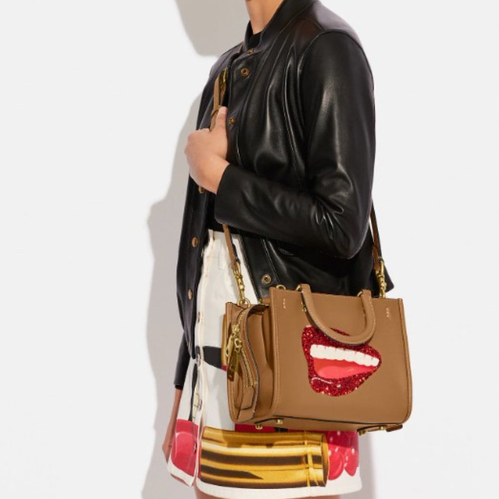 Coach X Tom Wesselmann Rogue 25 Leather Camel Lip Graphic Motif Purse bag ca125 - Picture 5 of 6